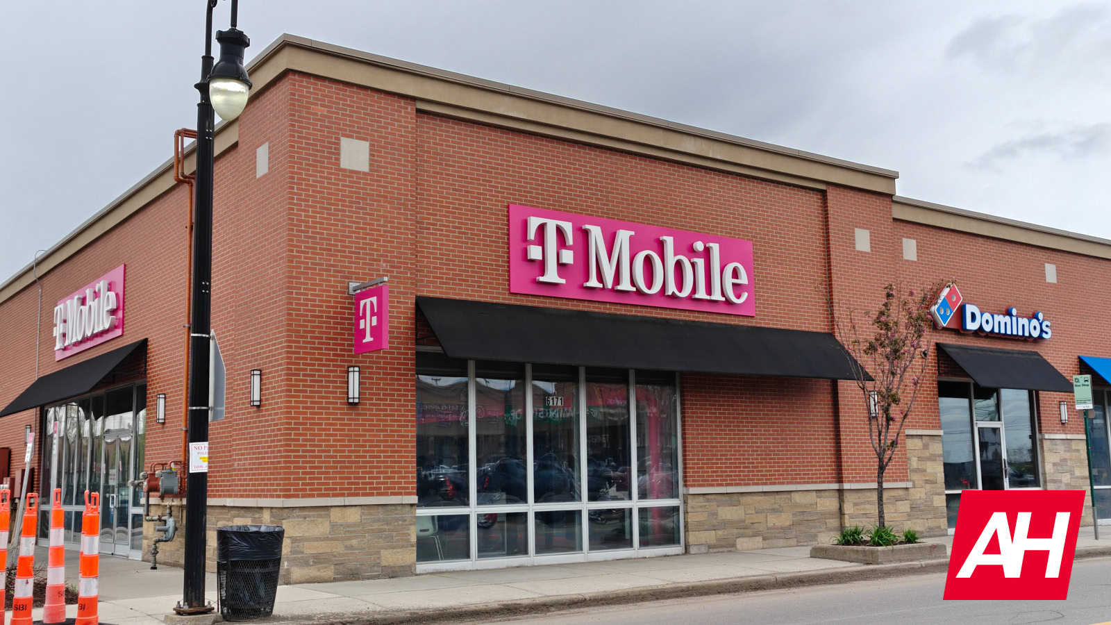 T-Mobile beidzot sāk sūtīt 2021 datu pārkāpumu norēķinu pārbaudes