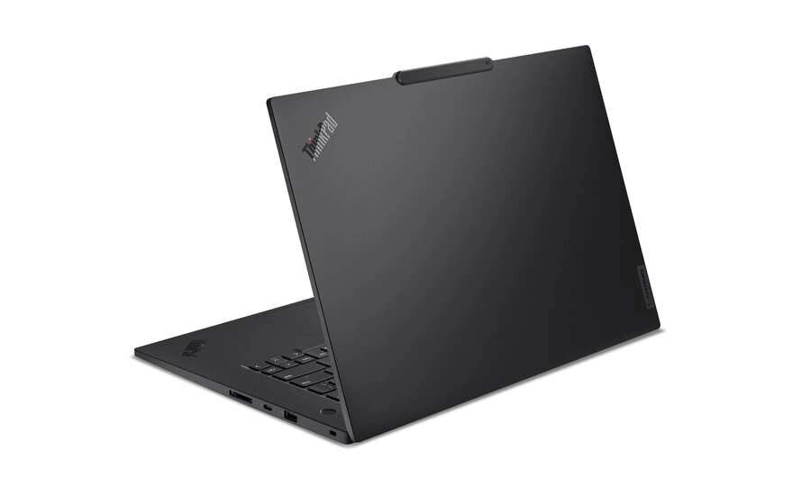 Lenovo Thinkpad P1 Gen 8 noplūde 2