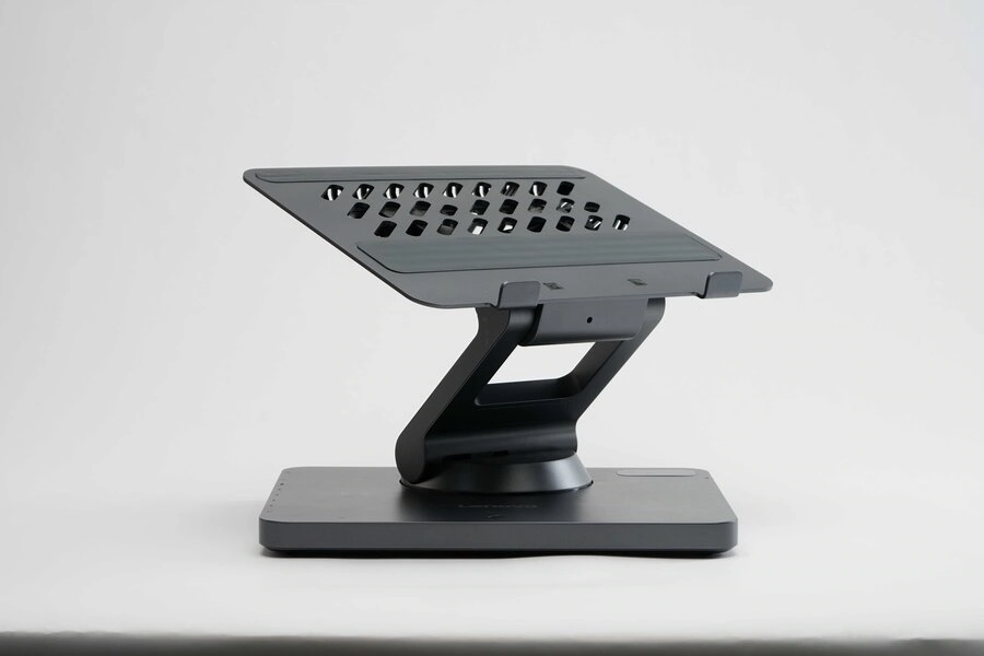 Lenovo Project Pivo Project Balet AI Concept Stand Leak 1