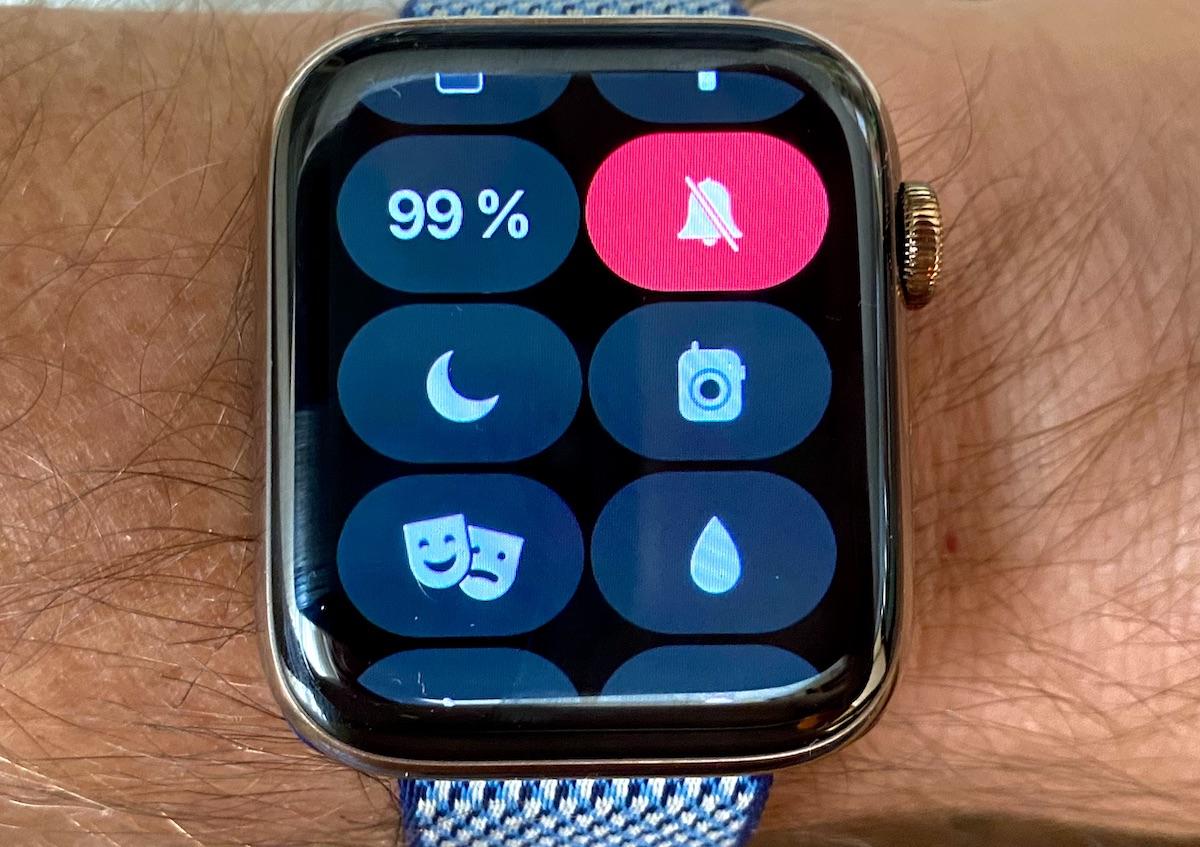 Klusuma režīms un neuztraucieties Apple Watch Klusuma režīms un neuztraucieties Apple Watch