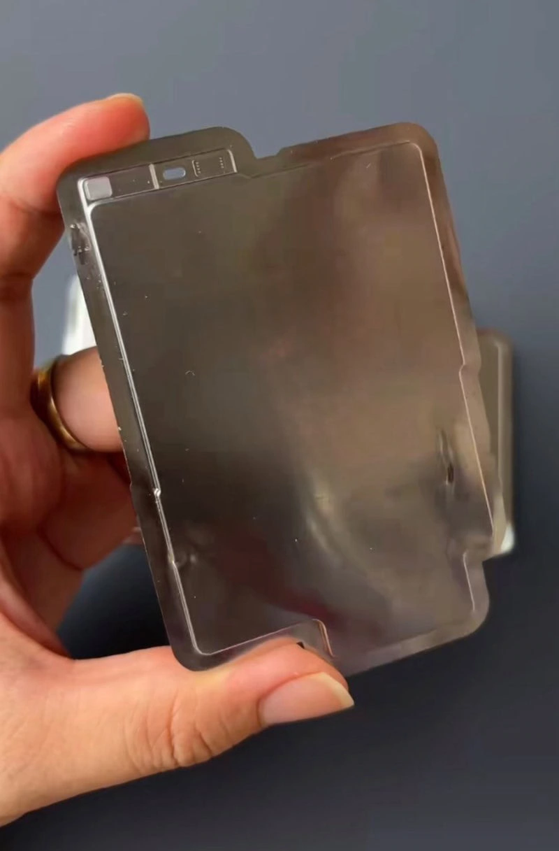 iPhone 17 gaisa akumulatora biezums 1