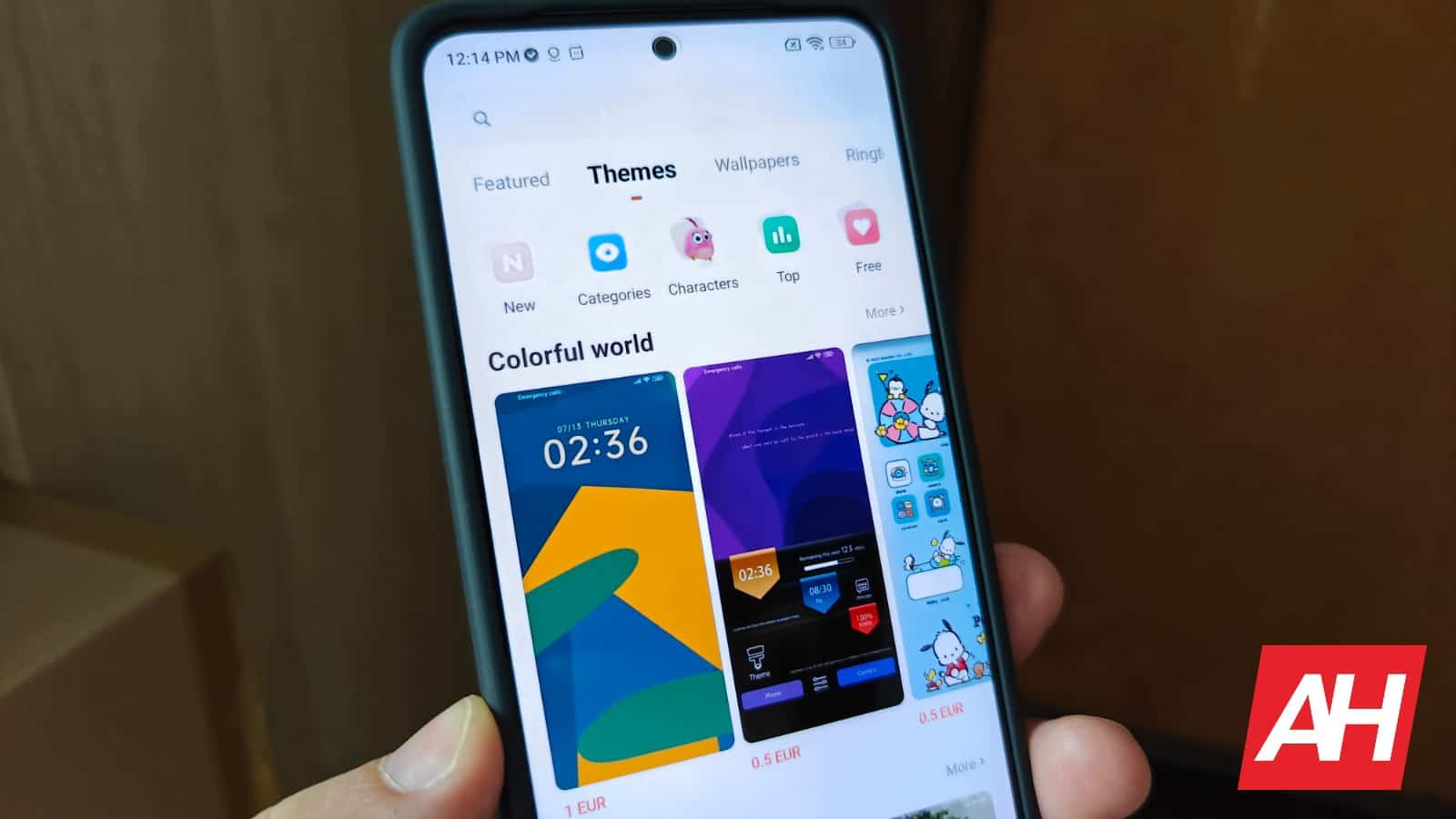 BOE jaunais LCD displejs nodrošina augstākās klases funkcijas budžeta tālruņiem