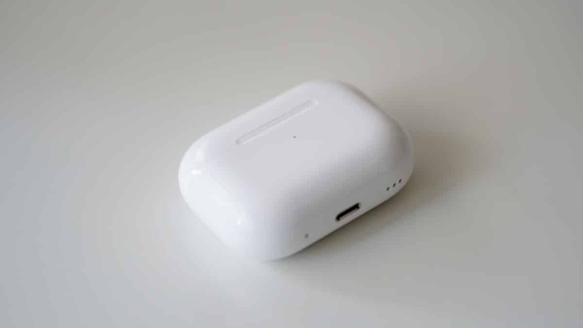 AirPods Pro 2 en su funda