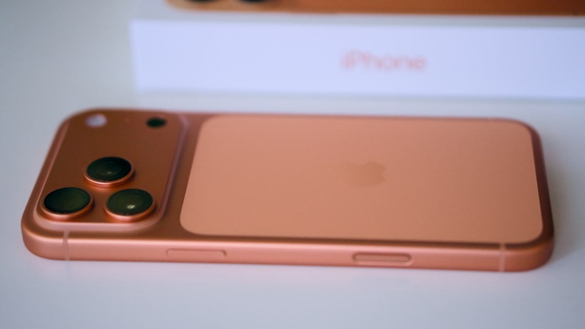 iPhone 17 Pro Max Orange