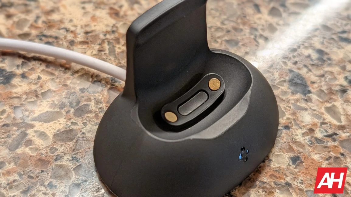 Ah Spigen Pixel Watch 4 uzlādes statīvs (5)