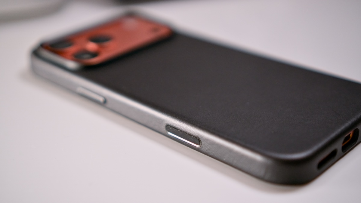 Nomad iPhone 17 gadījums