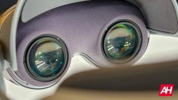 Samsung Galaxy XR Hands on AM AH 14