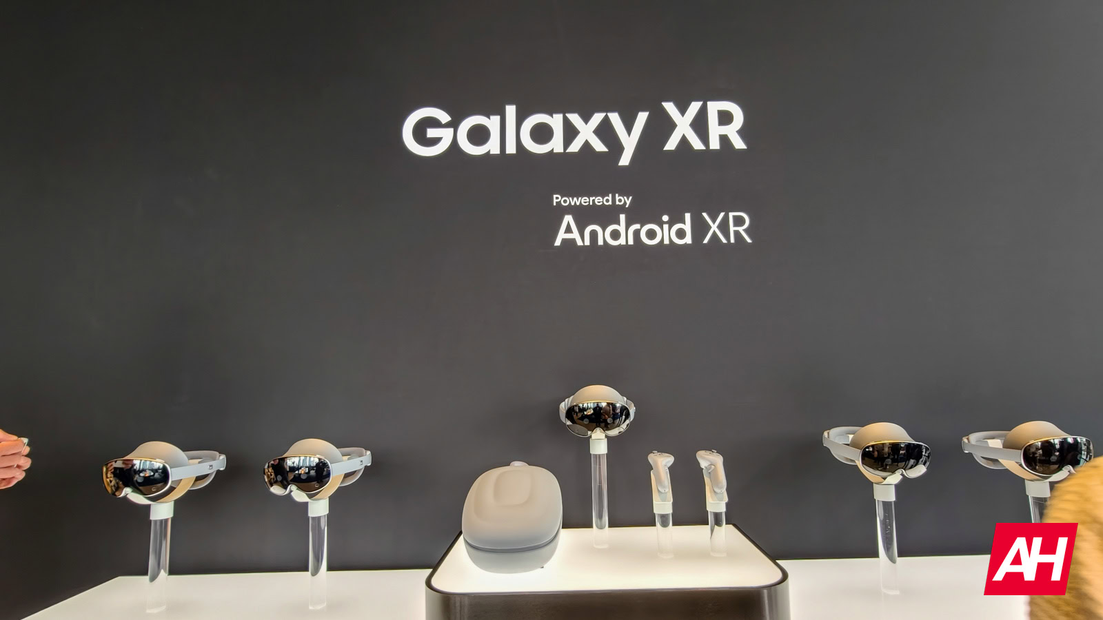 Es pavadīju 30 minūtes Samsung Galaxy XR austiņās… un esmu sajūsmā