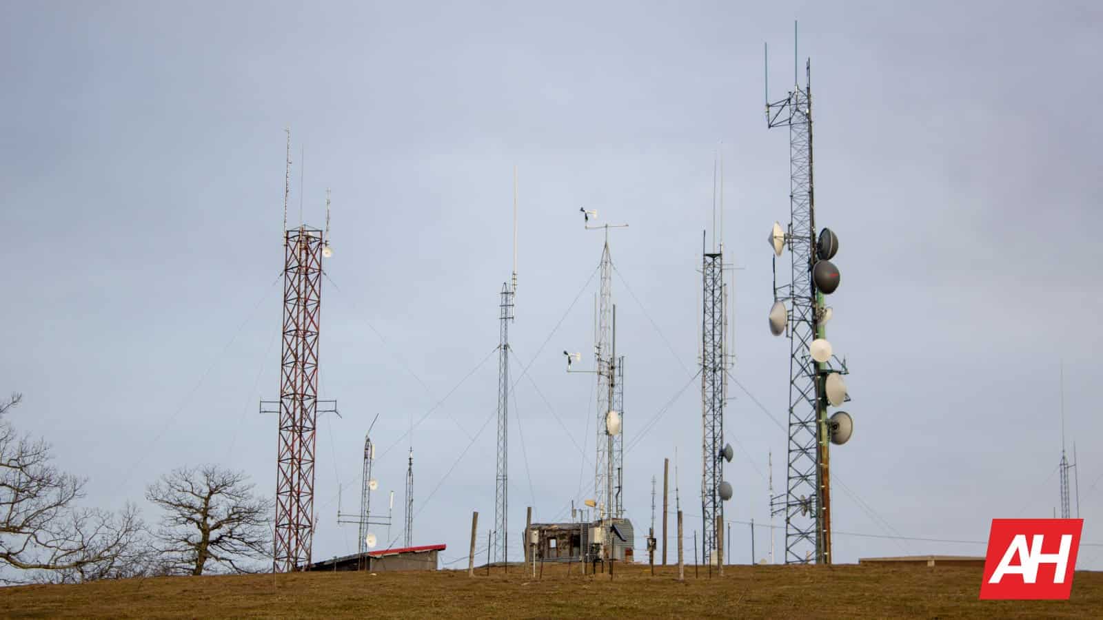 FCC pāriet uz HKT bloķēšanu no Amerikas telekomunikāciju tīkla