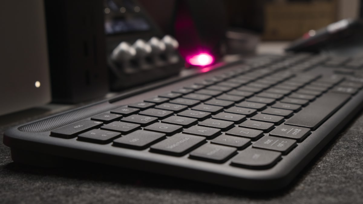 Logitech Slim Solar+ K980 tastatūra