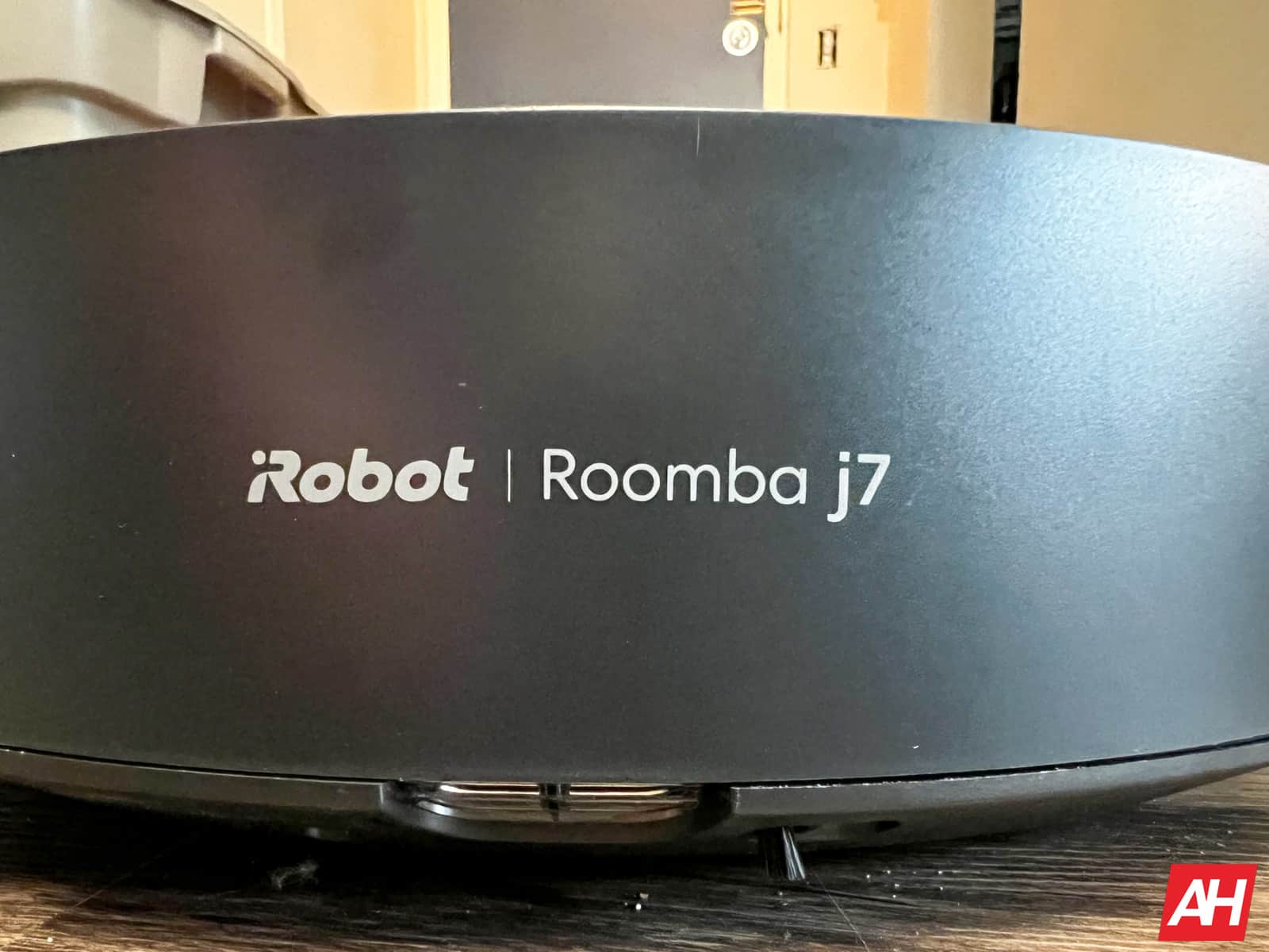 (Atjaunināt) Tarifi un konkurence noved iRobot bankrotā