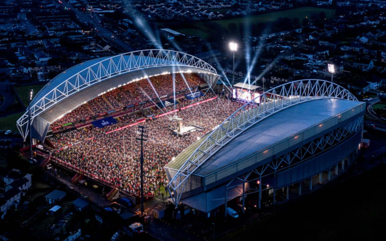 Īru bezpilota lidaparāta pilots sodīja 4000 eiro par nelikumīgu lidojumu virs koncerta Snow Patrol