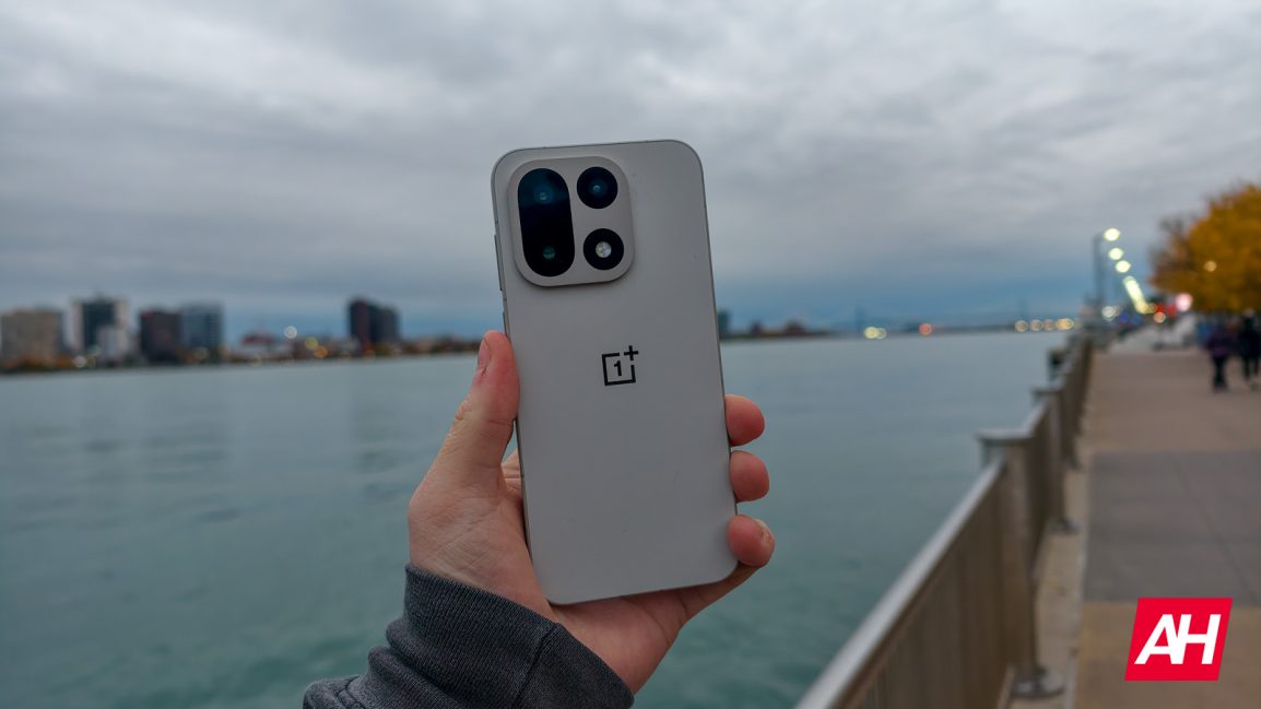 Featured image for OnePlus 15 Overheating Fix Update Stabilizes Thermal Behavior Under Load