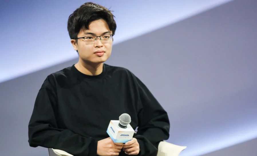 Alibaba atbalstītais mākslīgā intelekta starta uzņēmums Moonshot AI jaunā finansējuma kārtā sasniedz 4,8 miljardu dolāru vērtību