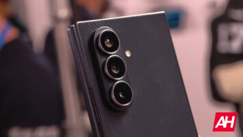 AH Samsung Galaxy Z TriFold 12