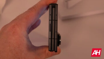 AH Samsung Galaxy Z TriFold 21