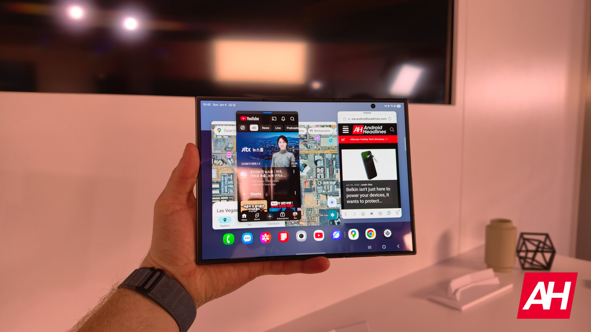 Samsung Galaxy Z TriFold ASV veikalos nonāks rīt — taču ir kāds āķis