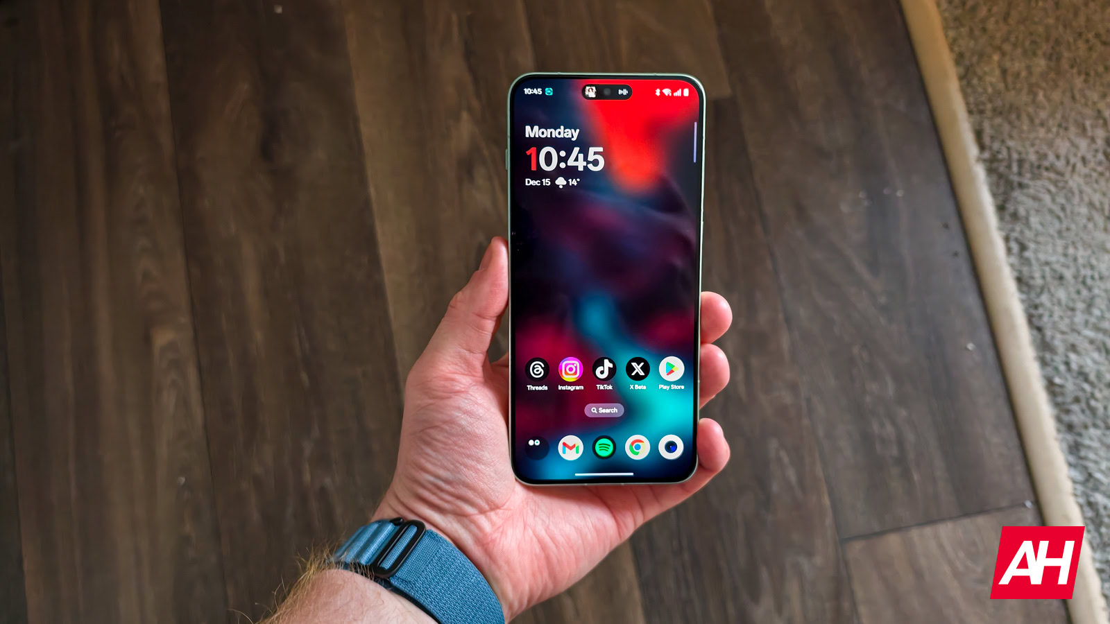 OnePlus varētu palaist Dimensity 9500 tālruni ar 9000 mAh akumulatoru