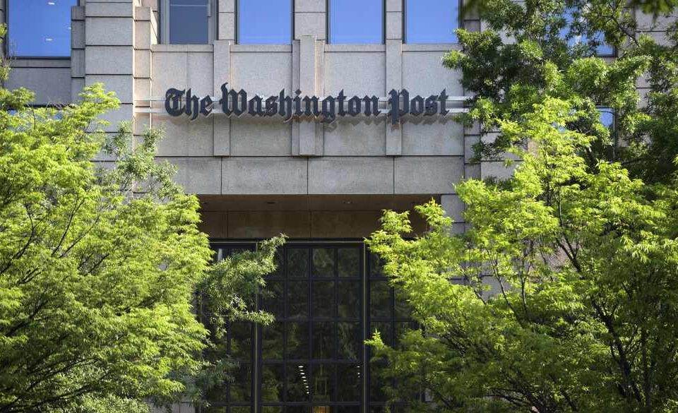 Washington Post atlaiž 300 žurnālistus jeb 30% ziņu telpas, jo zaudējumi 100 miljonu dolāru apmērā ir nepieciešami kapitālremontam.