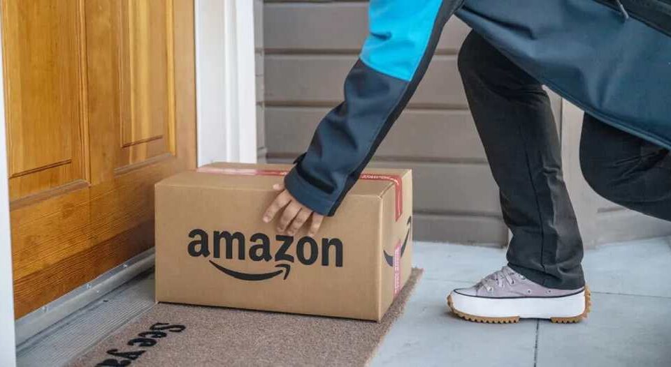 Amazon zaudē kontroli pār e-komerciju, jo TikTok liek pārdevējiem izvēlēties kādu no pusēm