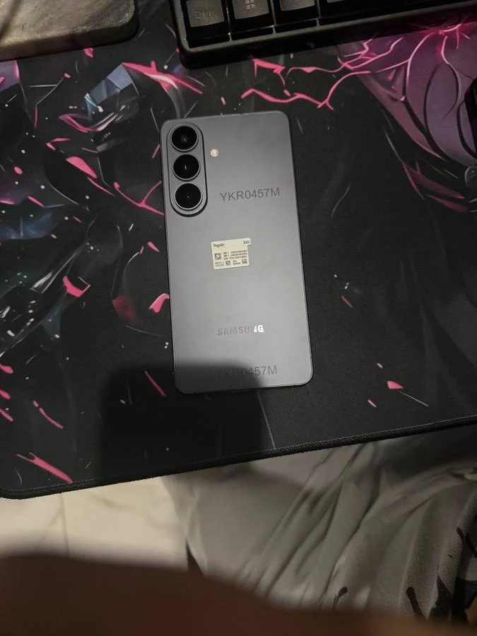 Galaxy S26 Plus pārdošanas fotoattēlu prototipa noplūde 4