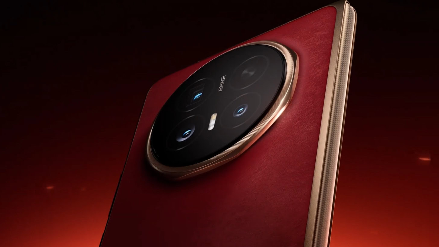 Skaistums satiekas ar zvēru: HONOR Magic V6 Red Edition ir praktiski nesalaužams