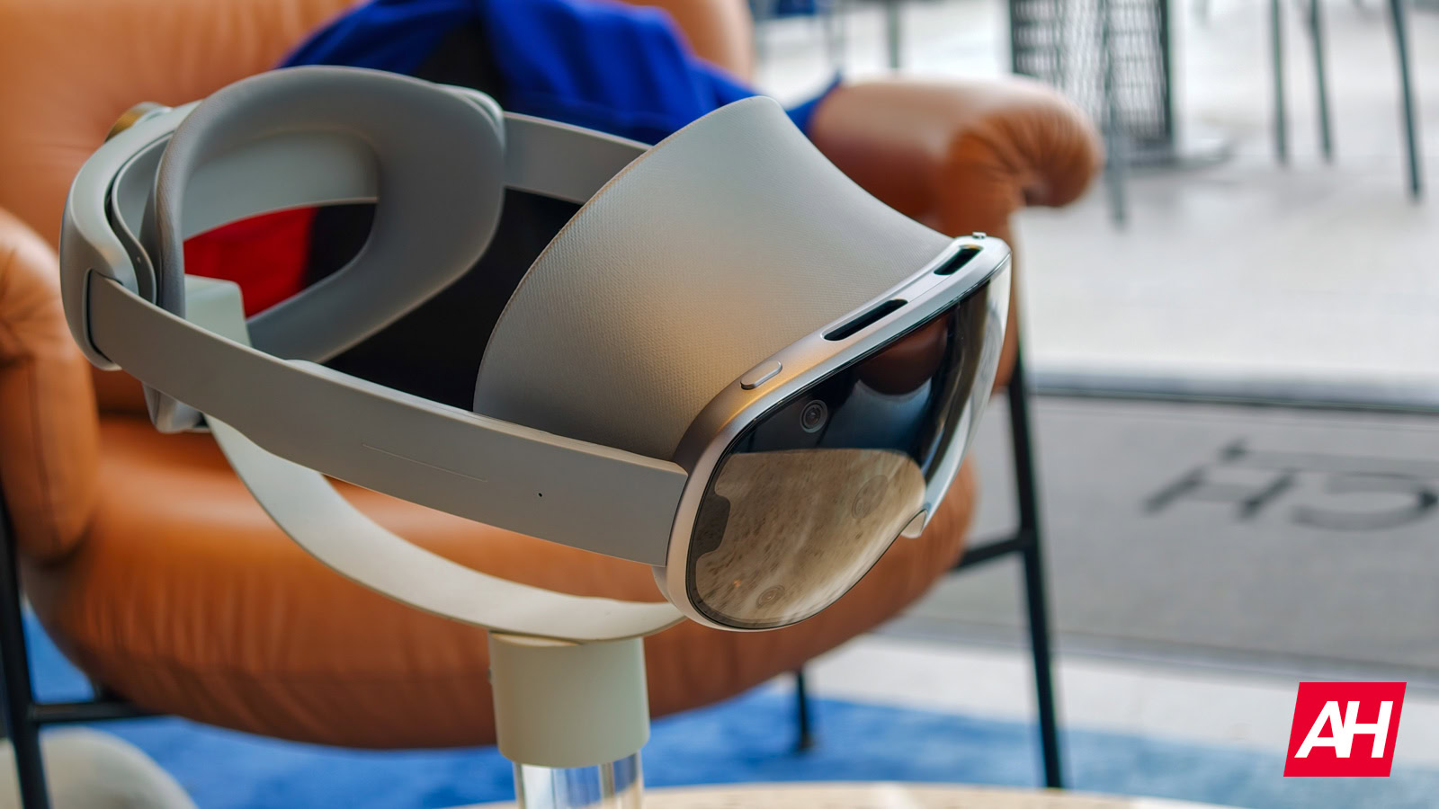 Android XR: Google atklāj pilnas vadības ierīces un lietotāja interfeisu 2026. gada brillēm un austiņām