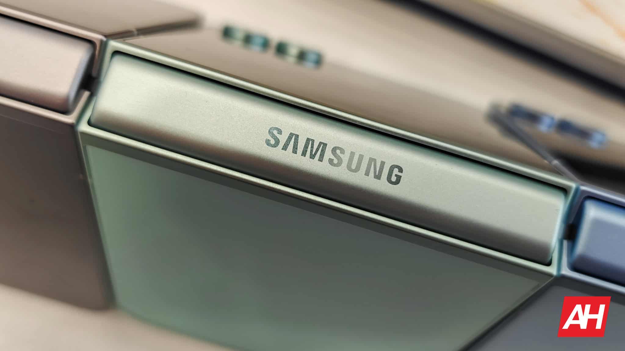 Samsung Wide Galaxy Z Fold “apstiprināts” nopludinātajās One UI 9 animācijās