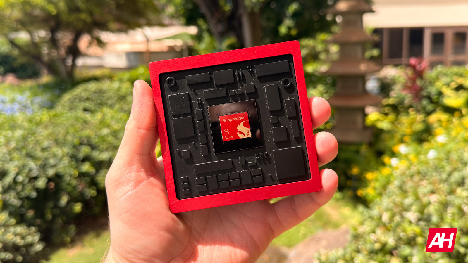 Featured image for The Snapdragon 8 Elite Gen 6 Pro brings LPDDR6 to Android, and it won