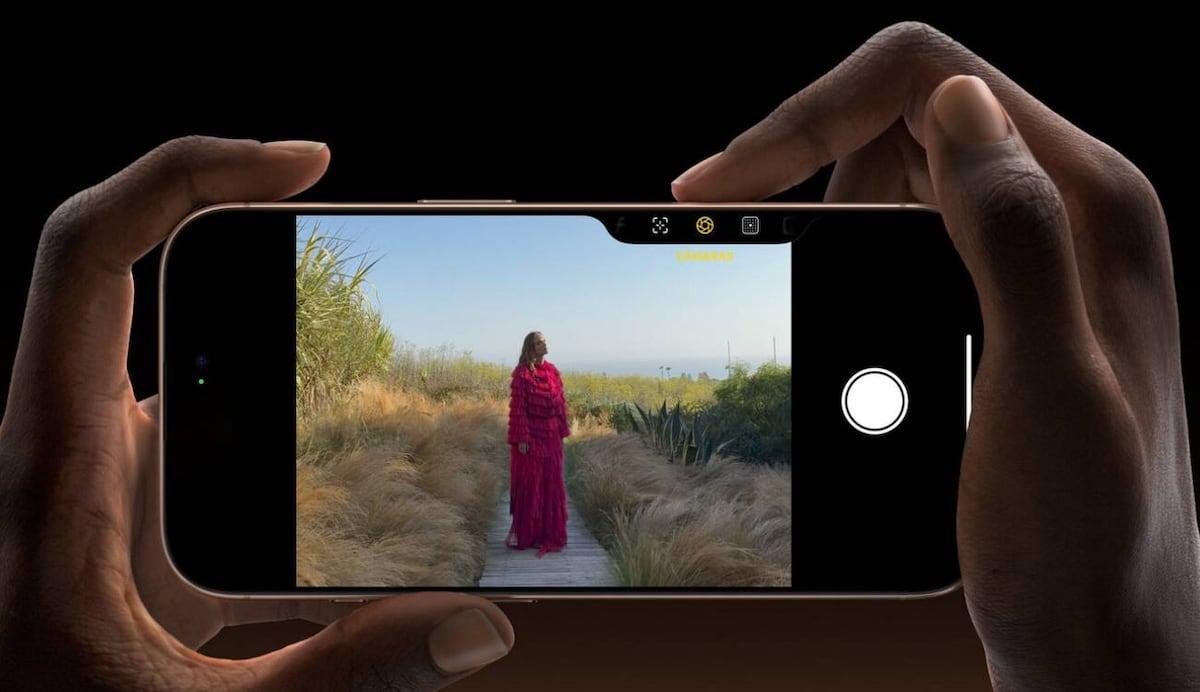 iPhone 18 Pro: uz to norāda priekšējās kameras uzlabojumi un jaunā Dynamic Island