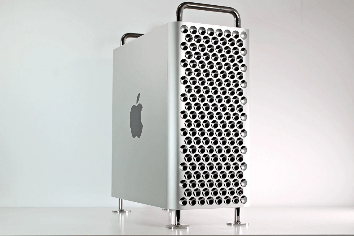 Mac Pro beigas Apple katalogā