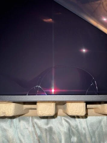 ASUS ROG Swift OLED monitora bojājumi (2)