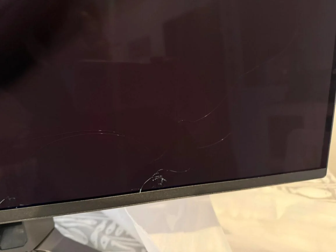 ASUS ROG Swift OLED monitora bojājumi (1)