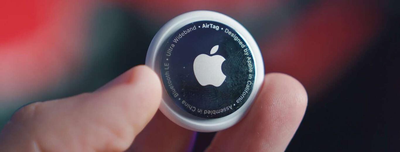 Pārbaudiet AirTag 2 programmaparatūru no iPhone