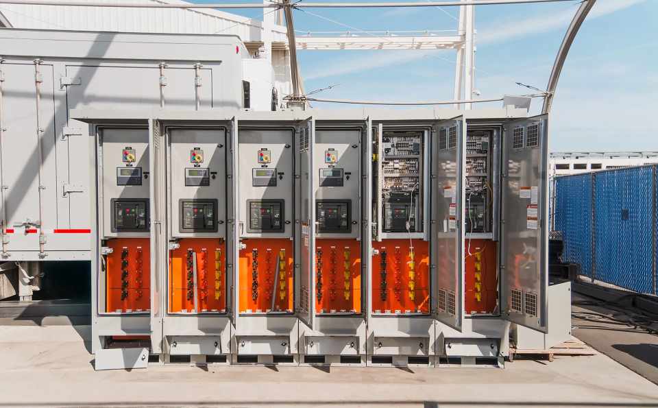 Critical Loop piesaista 26 miljonus ASV dolāru, lai samazinātu strāvas savienojuma aizkavēšanos no gadiem līdz dienām, izmantojot modulāros mikrotīklus