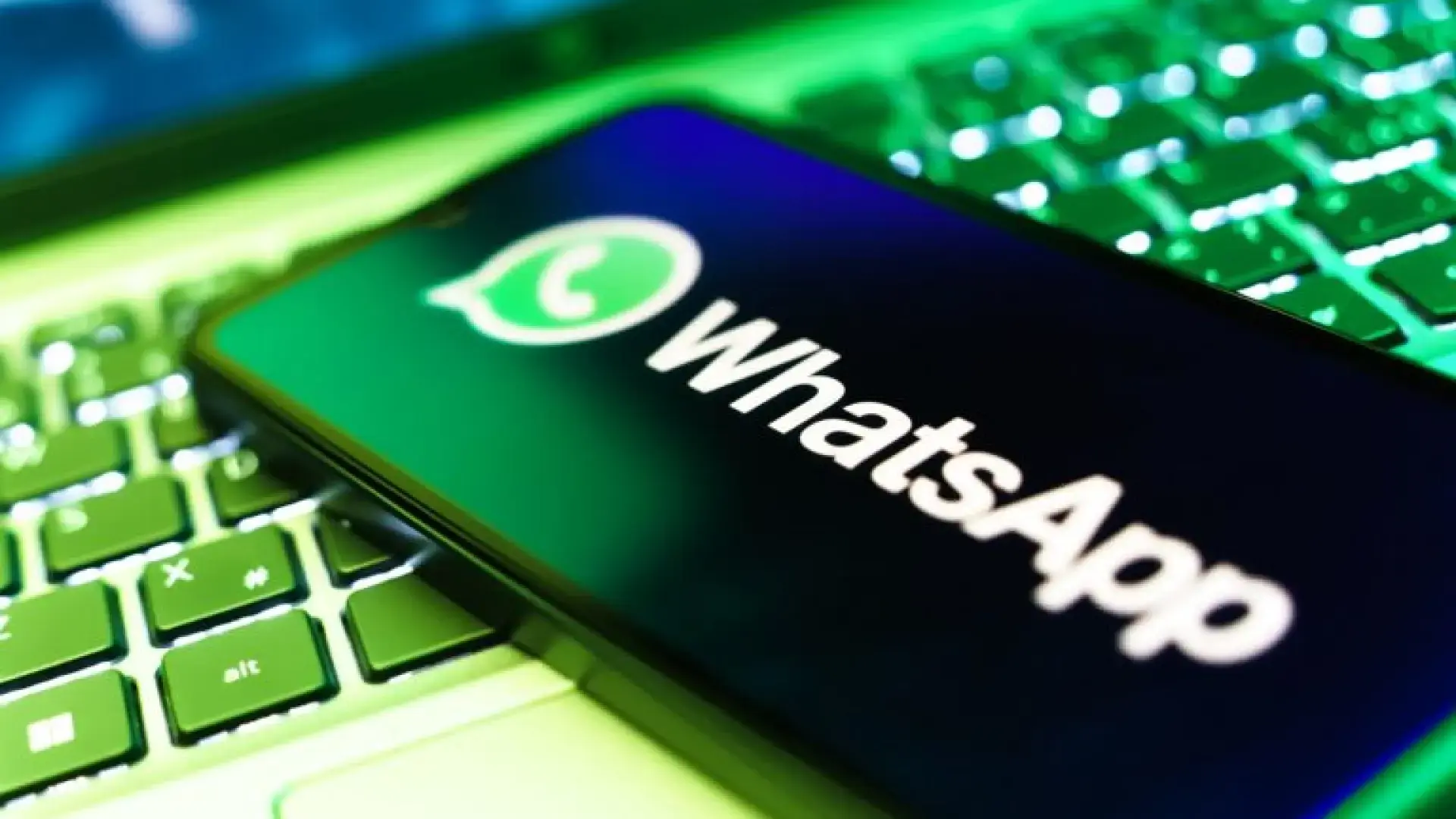 Atbildiet uz ziņojumiem, neatverot WhatsApp