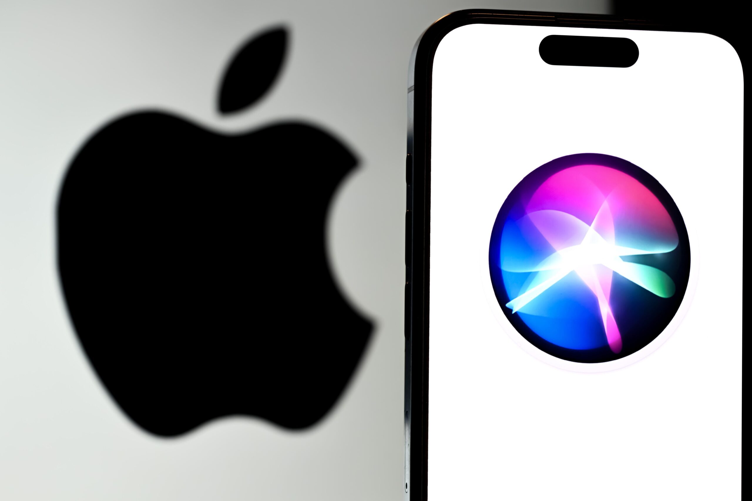 Klasiskās prasības tiesas prāva par AI funkcijām pakalpojumā Siri