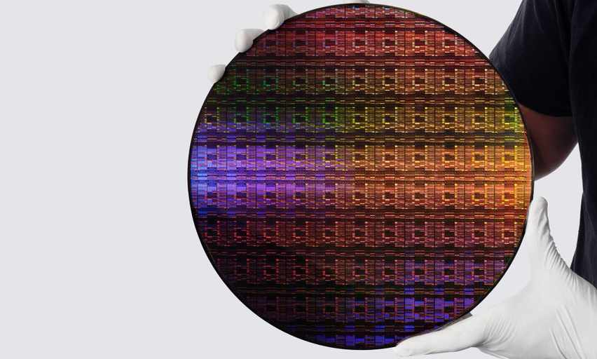 IBM atklāj pasaulē pirmo mikroshēmu līdz 1 nm ar 100 miljardiem tranzistoru, kas samazina enerģijas patēriņu par 70%