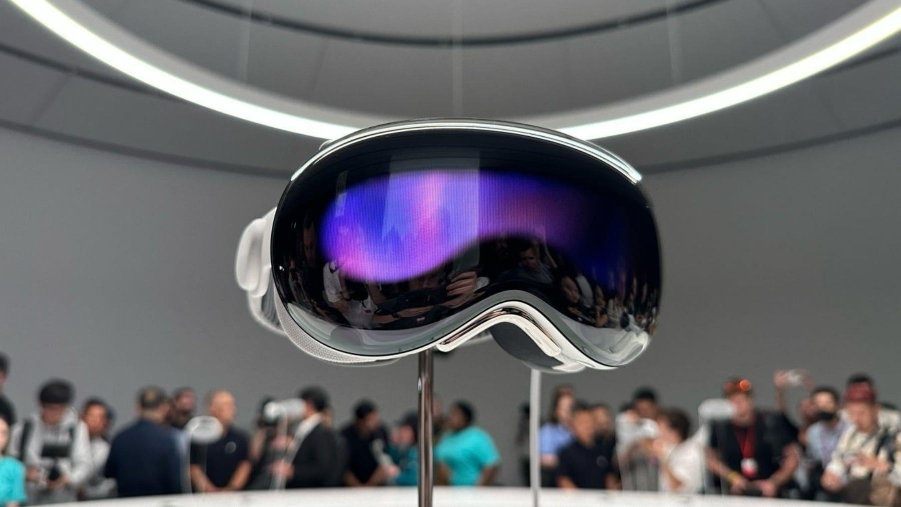 Apple Vision Pro nākotne un virziena maiņa uz viedajām brillēm