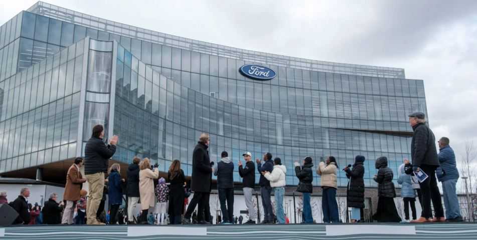 Ford atkārtoti pieņem darbā 350 inženieru veterānu pēc tam, kad mākslīgais intelekts neatbilst cilvēku zināšanām