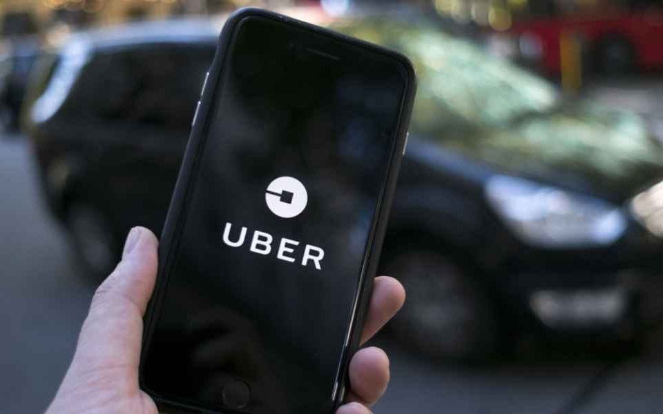 Uber atlaiž 23% cilvēku nodaļas, jo uzņēmums racionalizē savu darbību un padziļina AI
