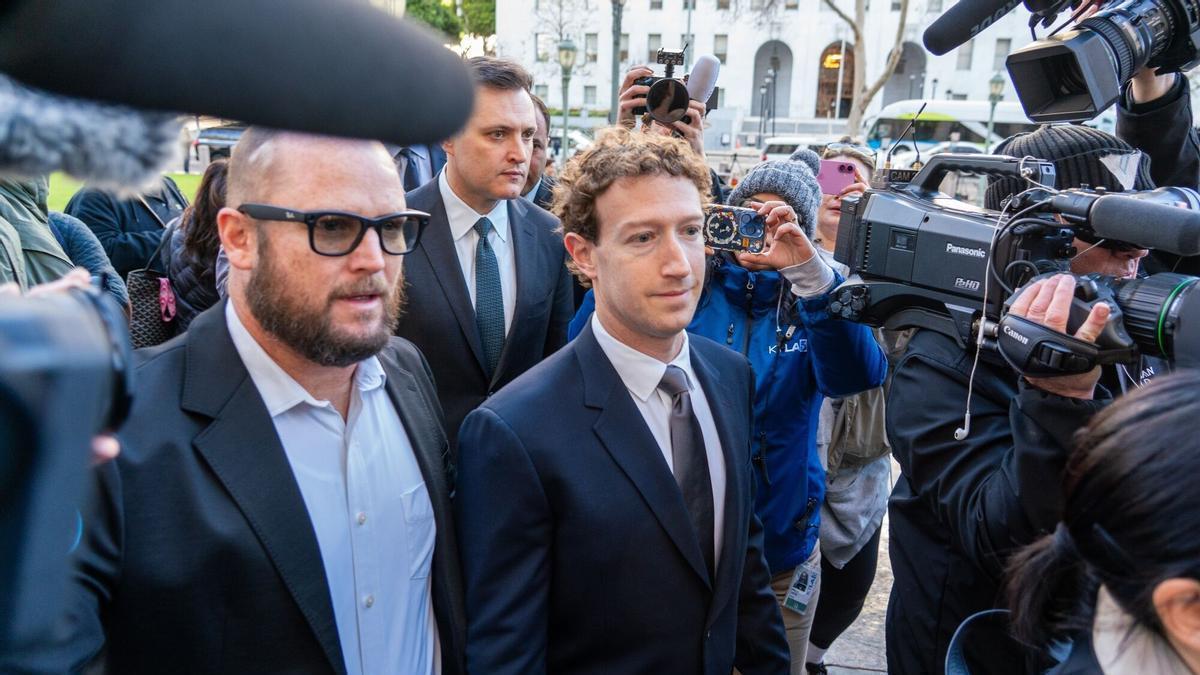 Atkarību izraisošas Instagram un Facebook funkcijas Atkarību izraisošas Instagram un Facebook funkcijas