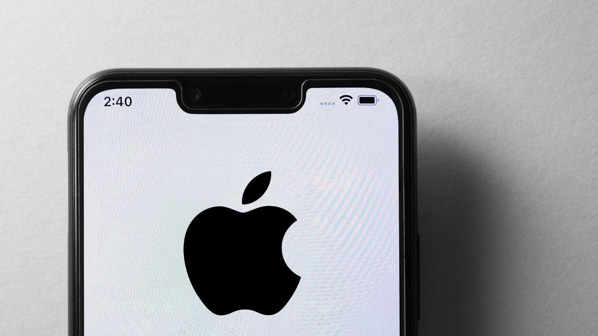 Kļūda pakalpojumā iCloud, kas atklāj jūsu īsto e-pasta adresi