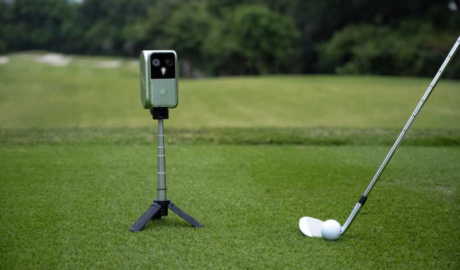 PathFinder veic vairāku miljonu dolāru eņģeļu ieguldījumu, lai izveidotu mākslīgā intelekta golfa treneri BirdieSense