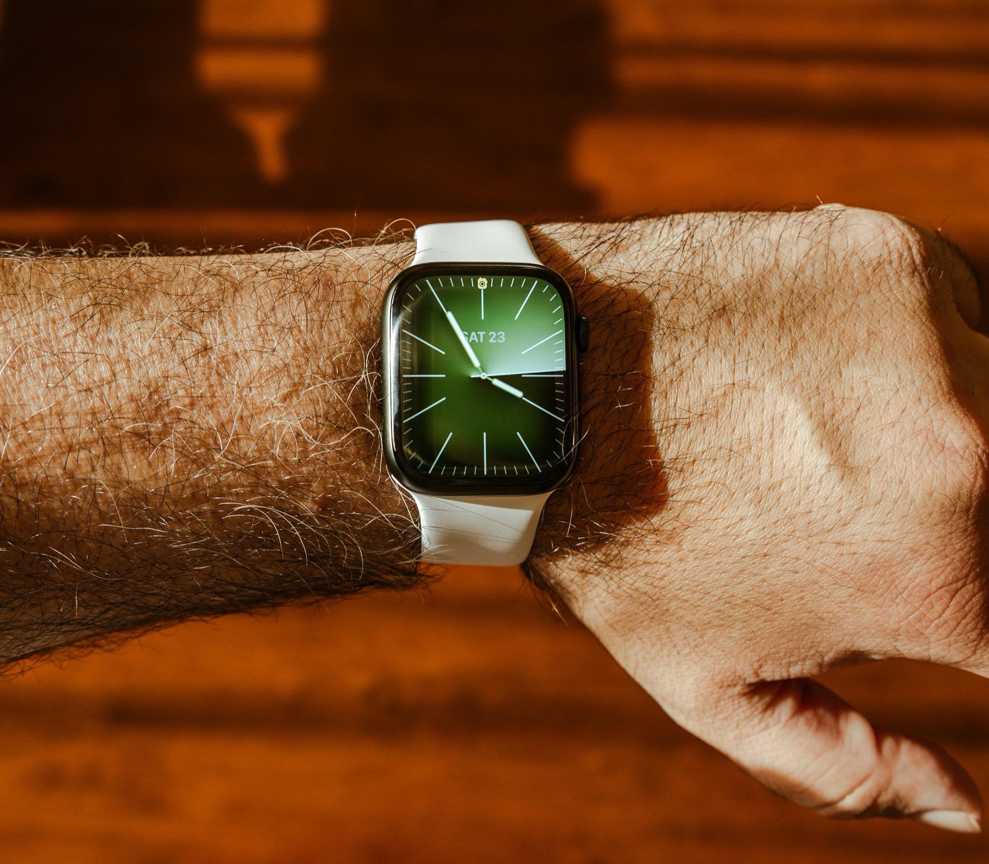 Apple Watch Series 12 ar keramikas apdari