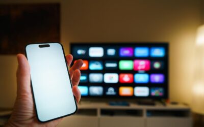 Kā koplietot iPhone ekrānu viedtelevizorā