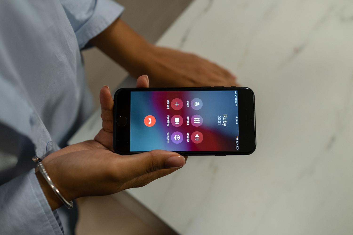 Labākās lietojumprogrammas surogātpasta zvanu identificēšanai un bloķēšanai iPhone tālrunī