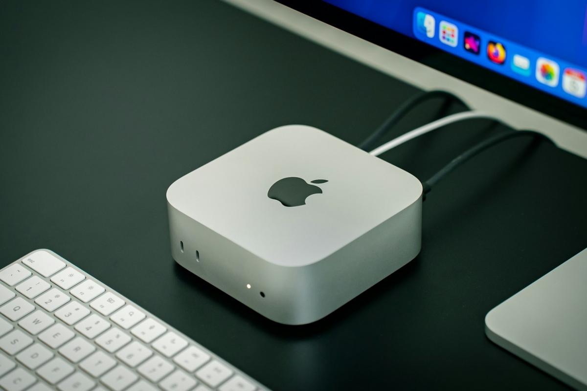 Mac mini un Mac Studio AI datu centros Mac mini un Mac Studio AI datu centros
