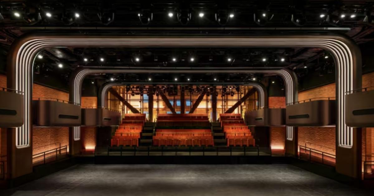 Skats uz Apple Music Hall skatuvi Skats uz Apple Music Hall skatuvi