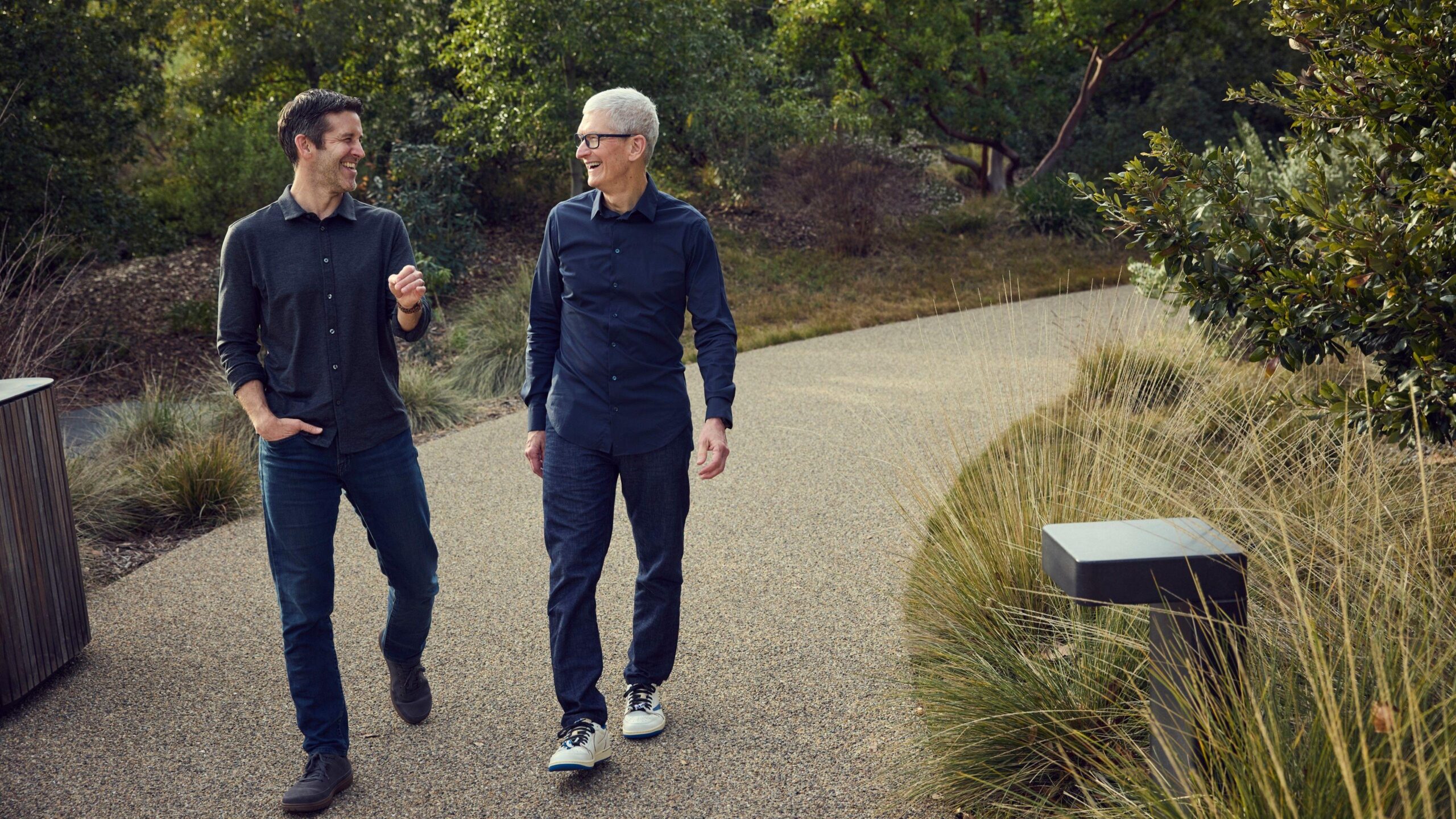 Džons Ternuss, jaunais Apple izpilddirektors: alga, izaicinājumi un Tima Kuka loma